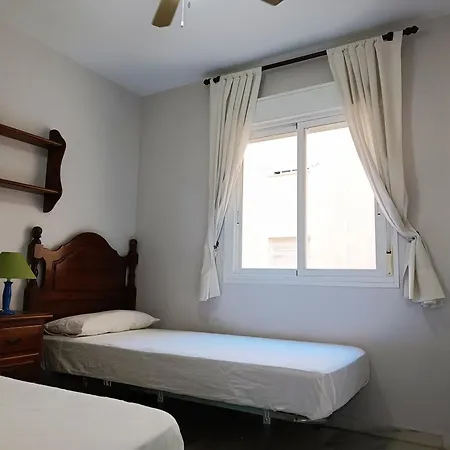 Gua - 4 Dorm, 8 Pers, Piscinas, Jardines, Parking, Playa Apartment *